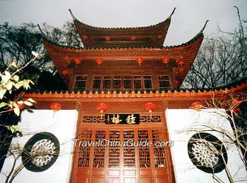 Pupao Temple in Running Tiger Spring Park